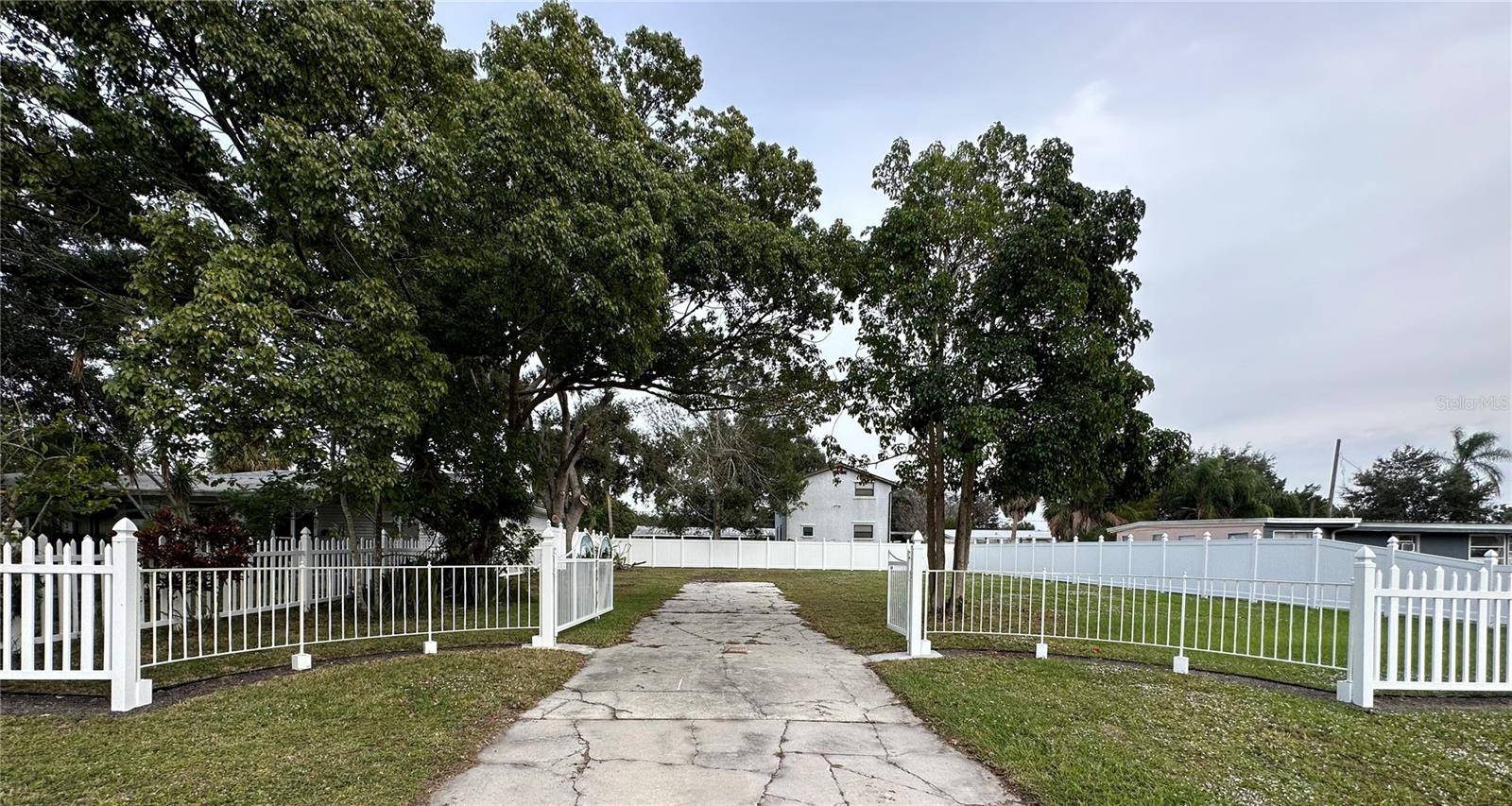 Nokomis, FL 34275,214 RAVENNA ST N