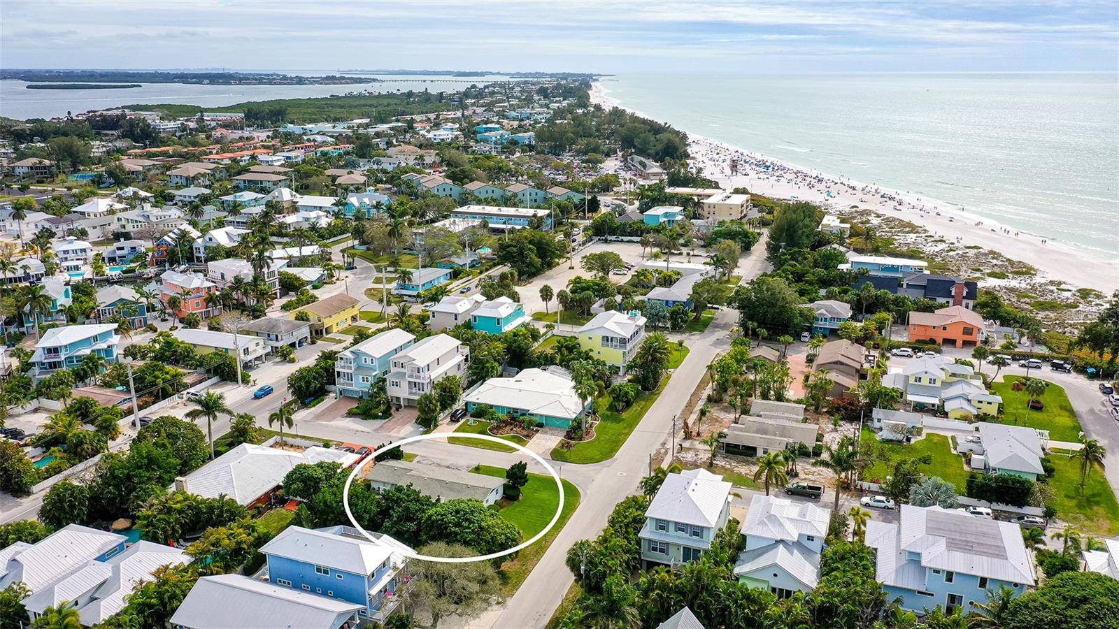 Holmes Beach, FL 34217,118 46TH ST