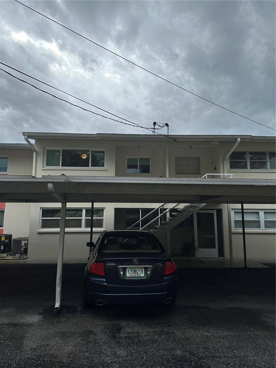 Sarasota, FL 34232,2501 BENEVA RD #6