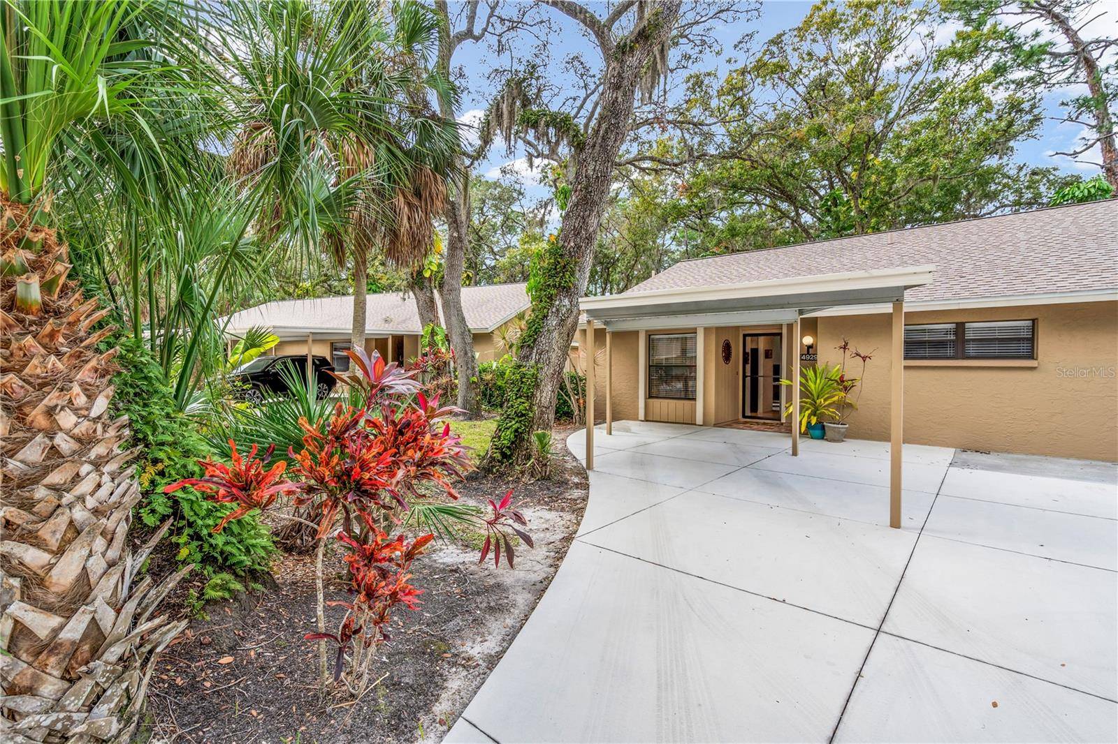 Sarasota, FL 34234,4929 VILLAGE GARDENS DR #209