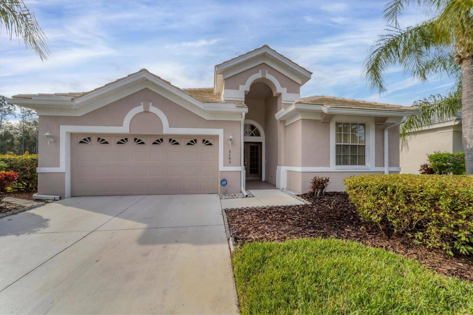 Lakewood Ranch, FL 34202,8498 IDLEWOOD CT