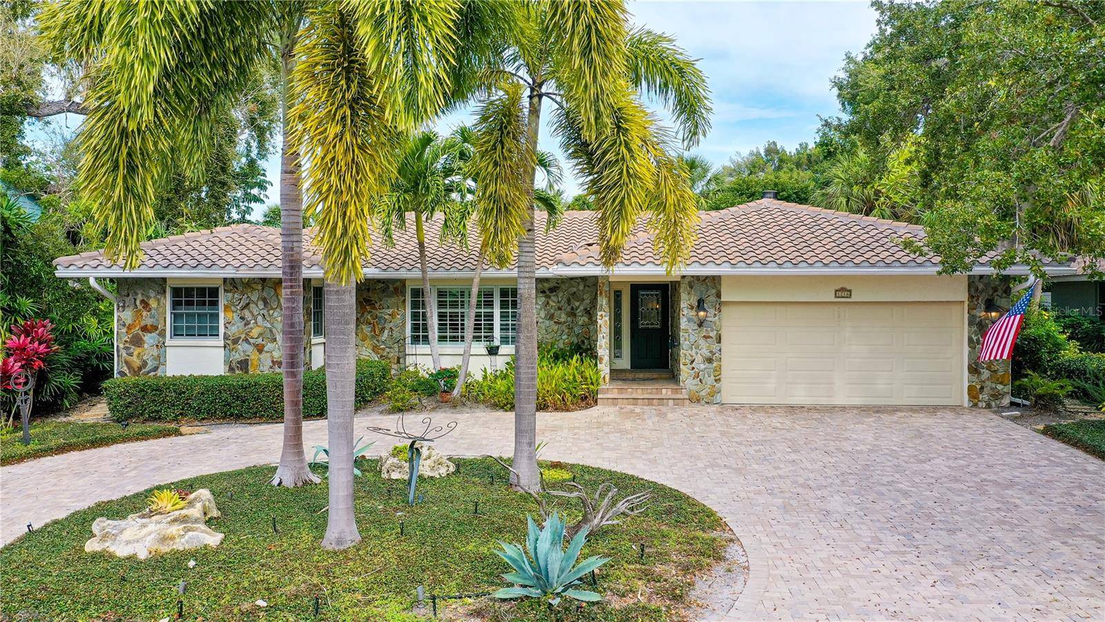 Siesta Key, FL 34242,1216 S VIEW DR