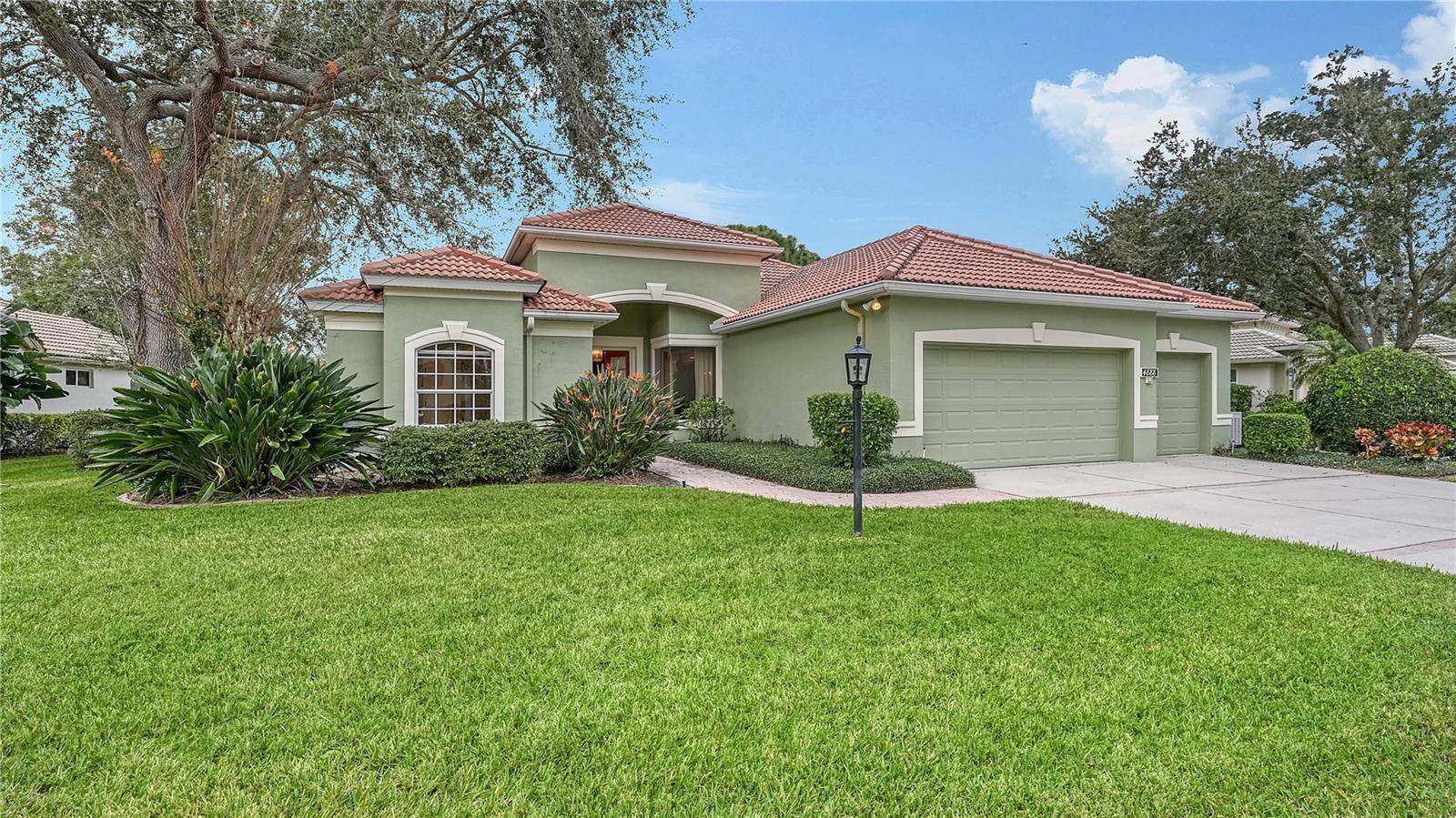 Sarasota, FL 34243,4888 CARRINGTON CIR