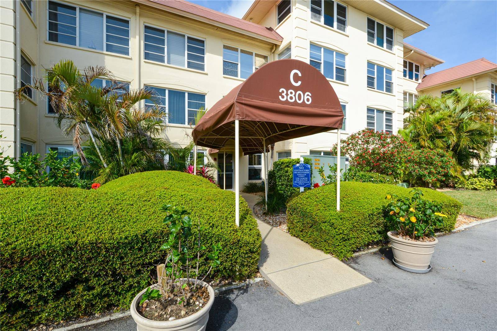 Longboat Key, FL 34228,3806 GULF OF MEXICO DR #C305