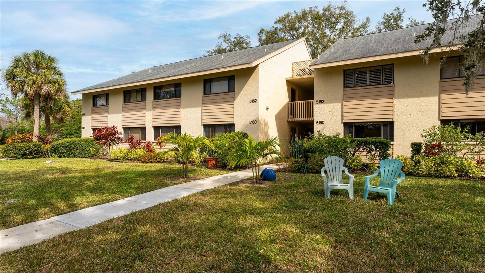 Sarasota, FL 34235,5160 HARPERS CROFT #17