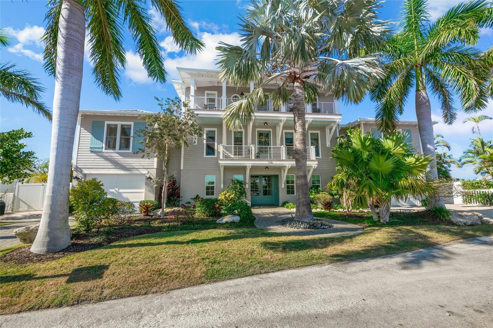 Holmes Beach, FL 34217,528 72ND ST