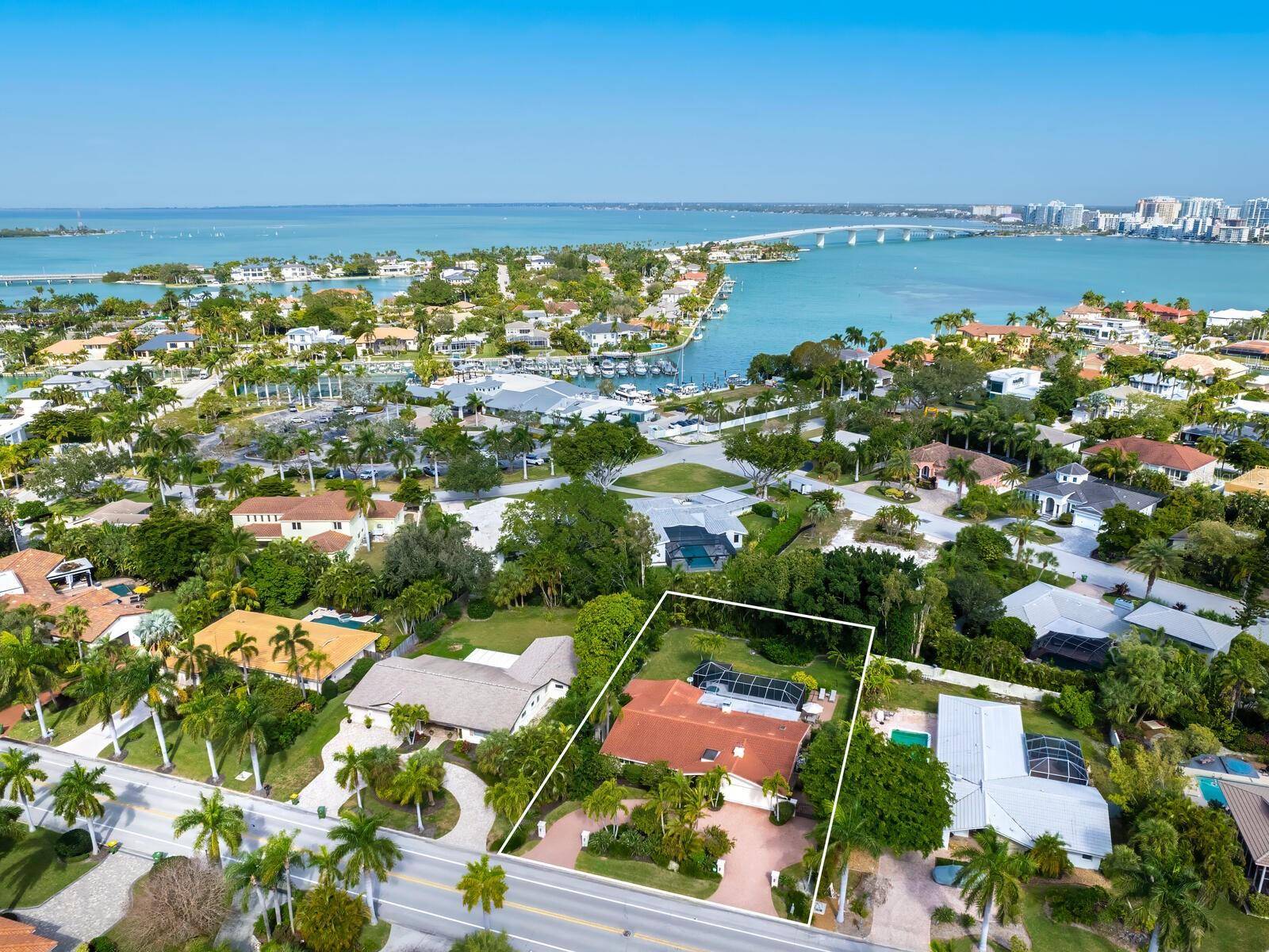 Sarasota, FL 34236,329 BIRD KEY DR