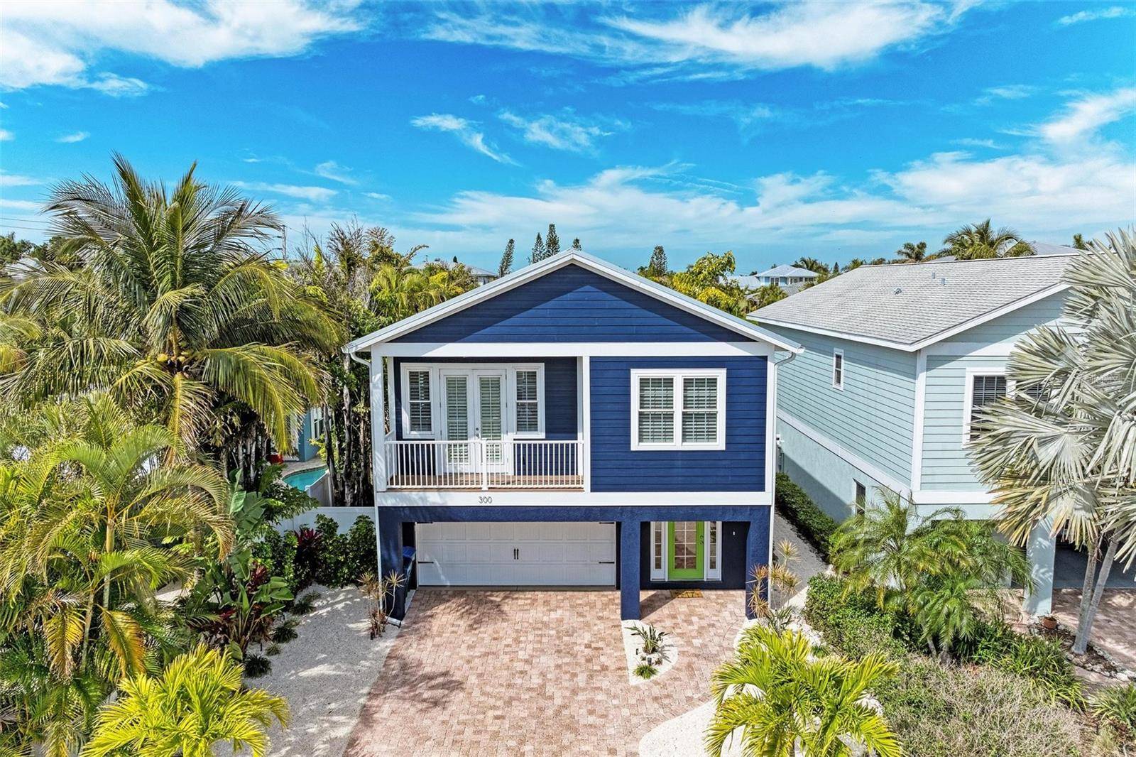 Holmes Beach, FL 34217,300 62ND ST