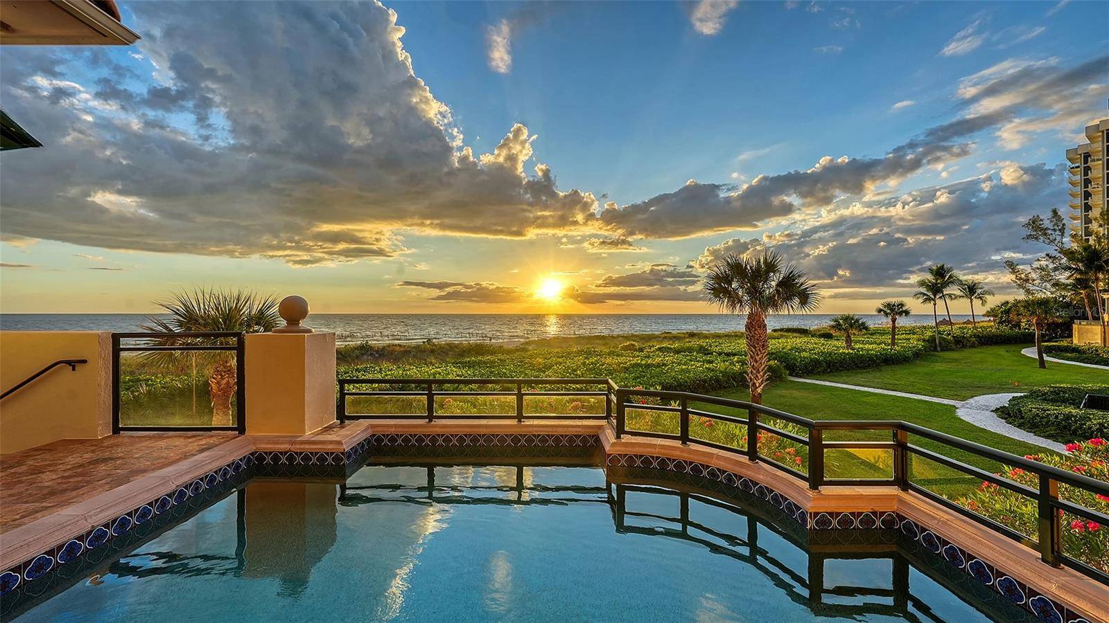 Longboat Key, FL 34228,2333 GULF OF MEXICO DR #1B1