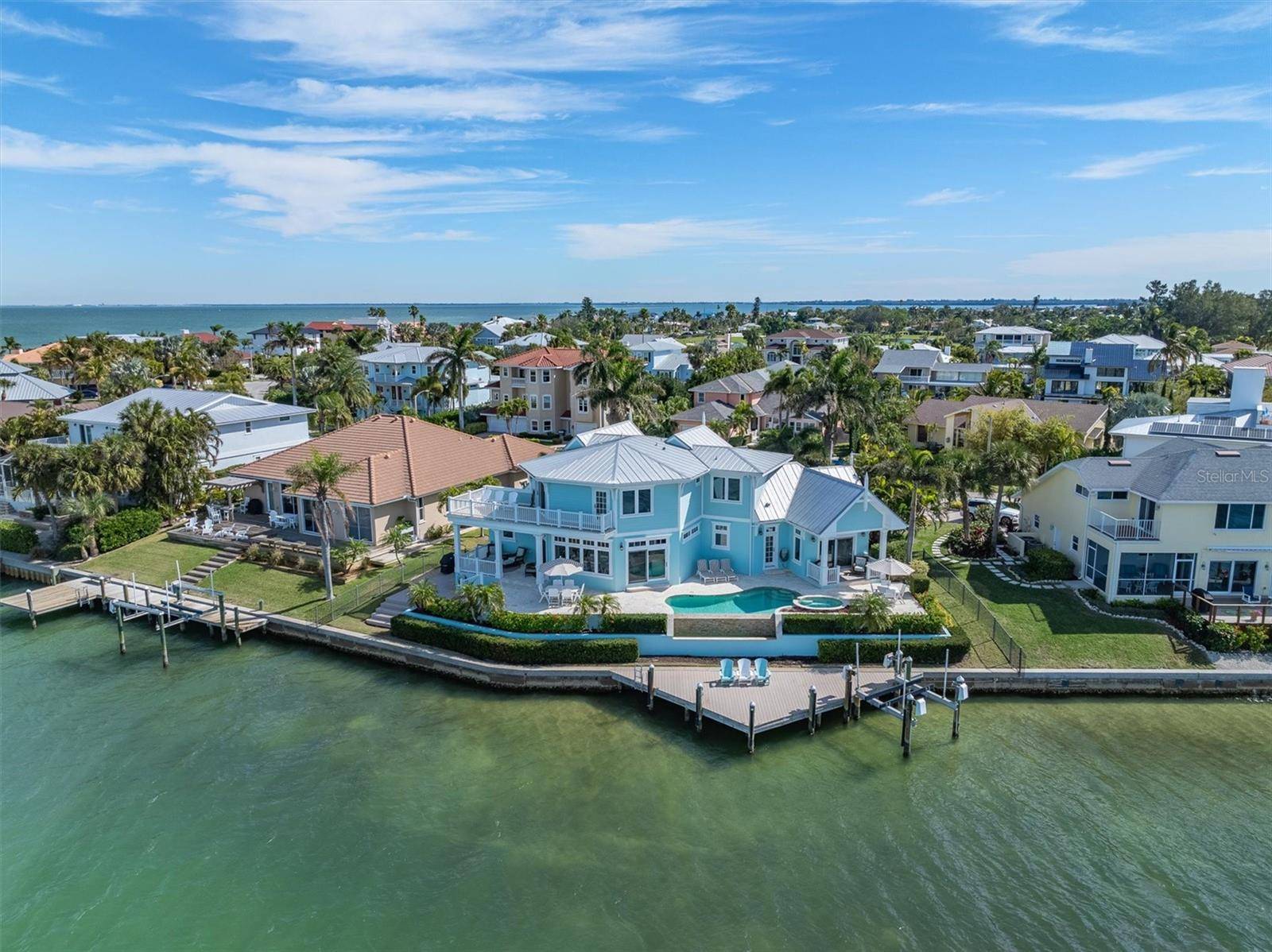 Holmes Beach, FL 34217,731 KEY ROYALE DR