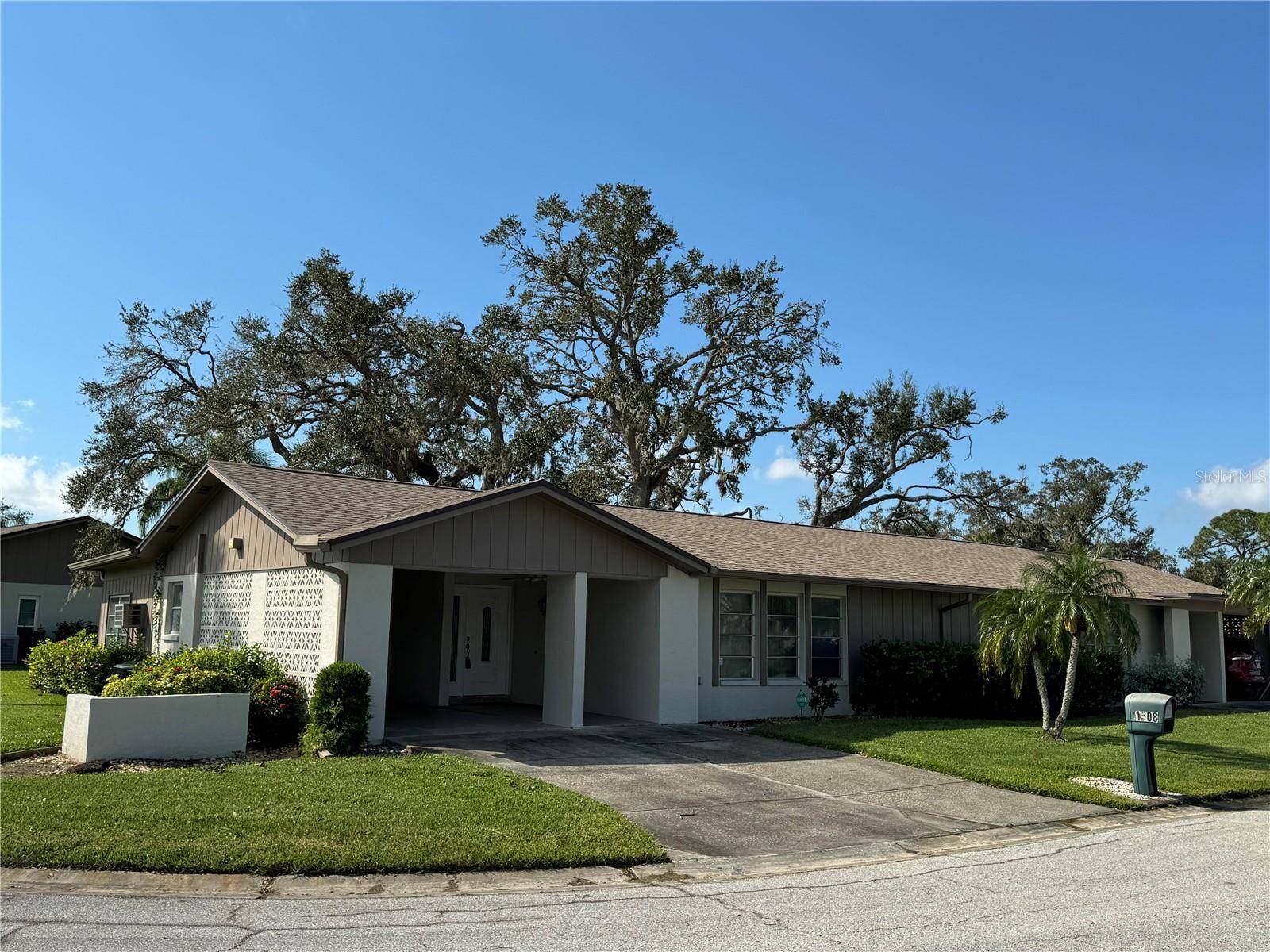 Sarasota, FL 34232,1308 GLENDALE CIR E #1019