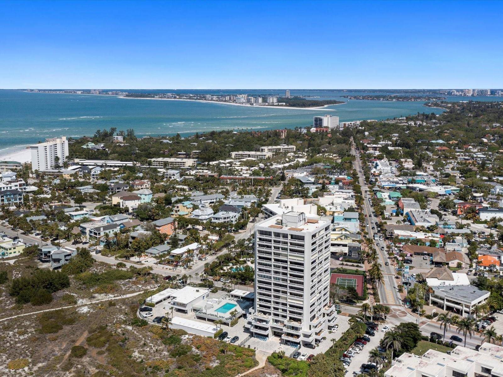 Sarasota, FL 34242,5400 OCEAN BLVD #11-3