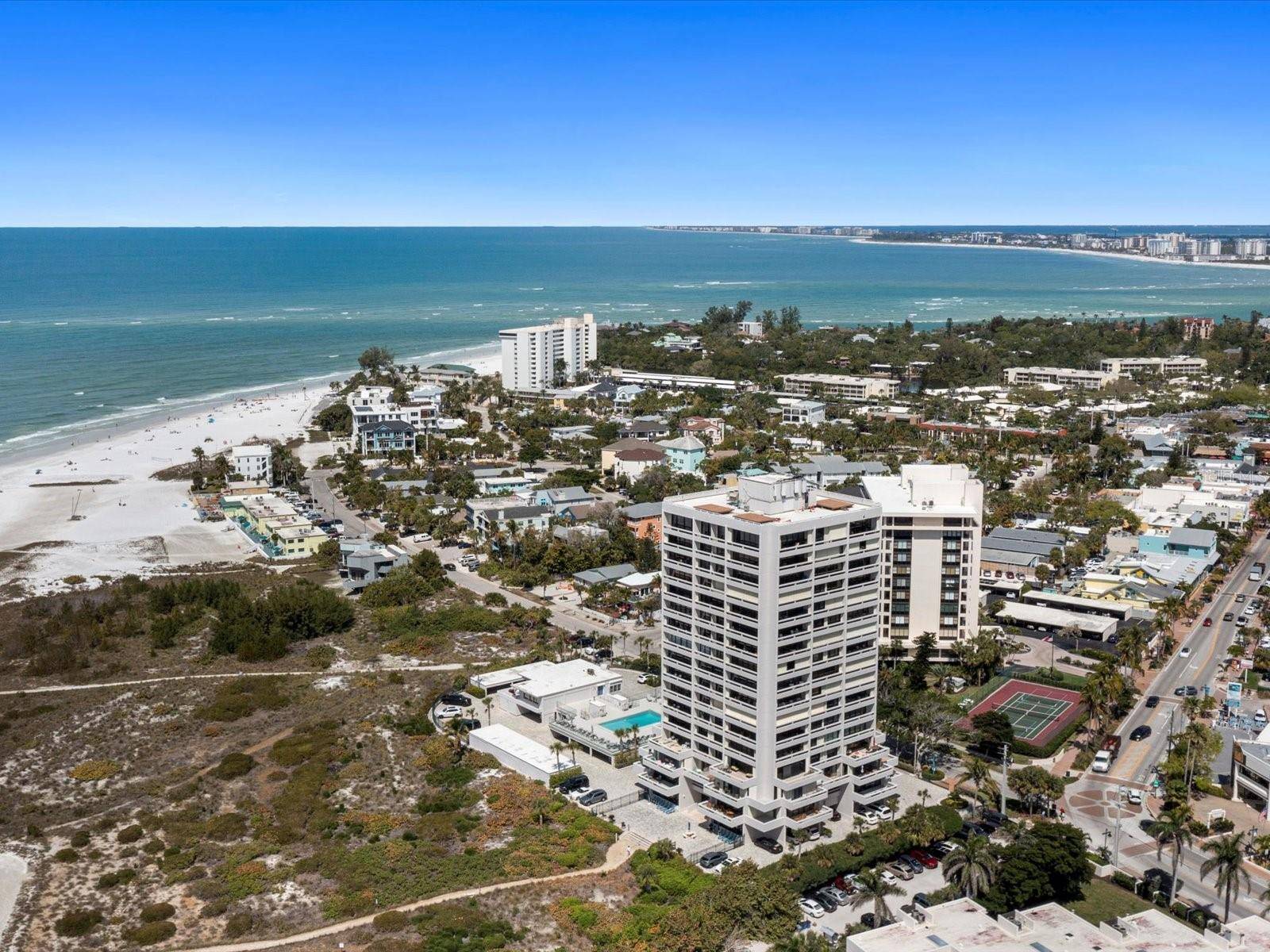 Sarasota, FL 34242,5400 OCEAN BLVD #11-3