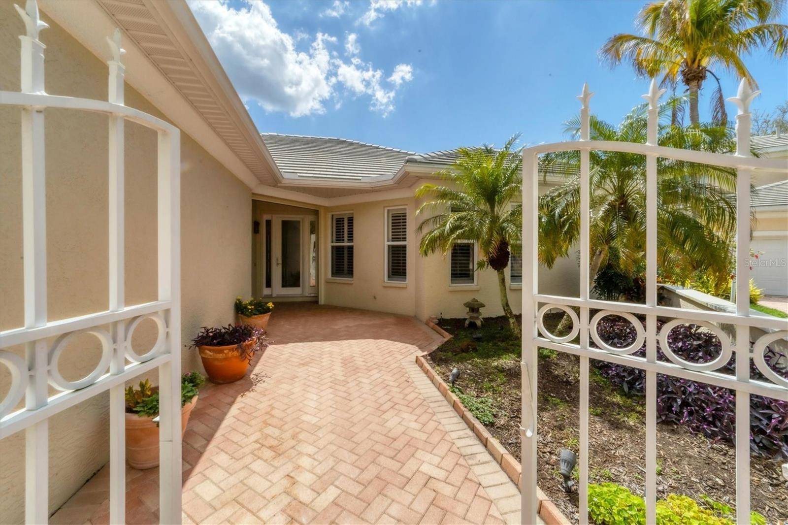 Sarasota, FL 34239,1225 HOLLY FERN LN