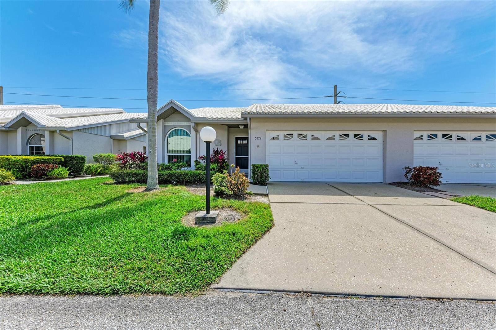 Sarasota, FL 34233,5372 PAMELA WOOD WAY #7