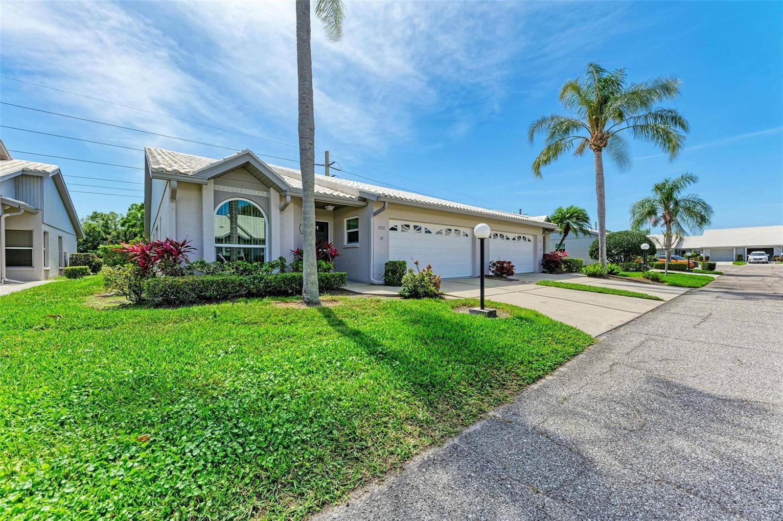 Sarasota, FL 34233,5372 PAMELA WOOD WAY #7