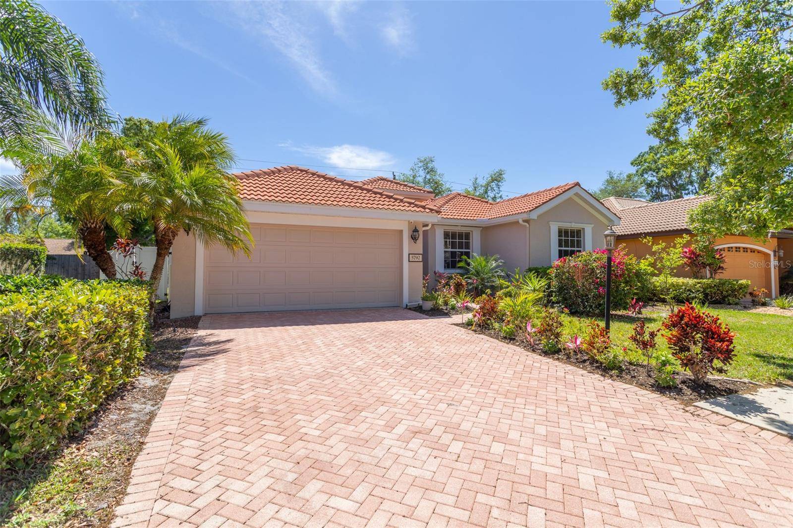 Sarasota, FL 34232,5792 AARON CT