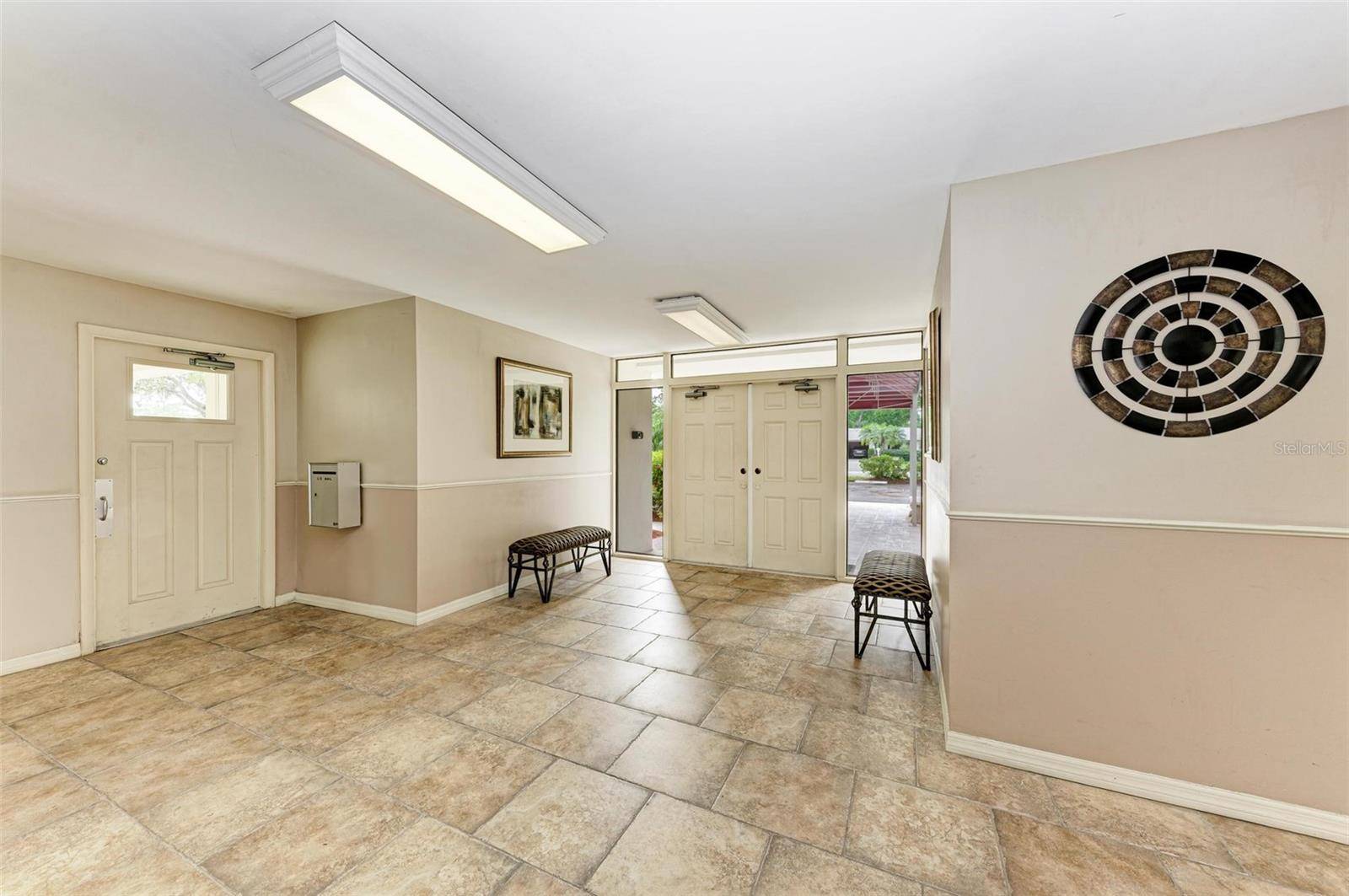 Sarasota, FL 34243,7461 W COUNTRY CLUB DR N #209