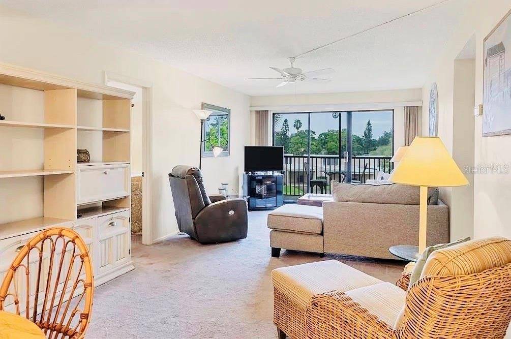 Bradenton, FL 34210,6114 43RD ST W #301E