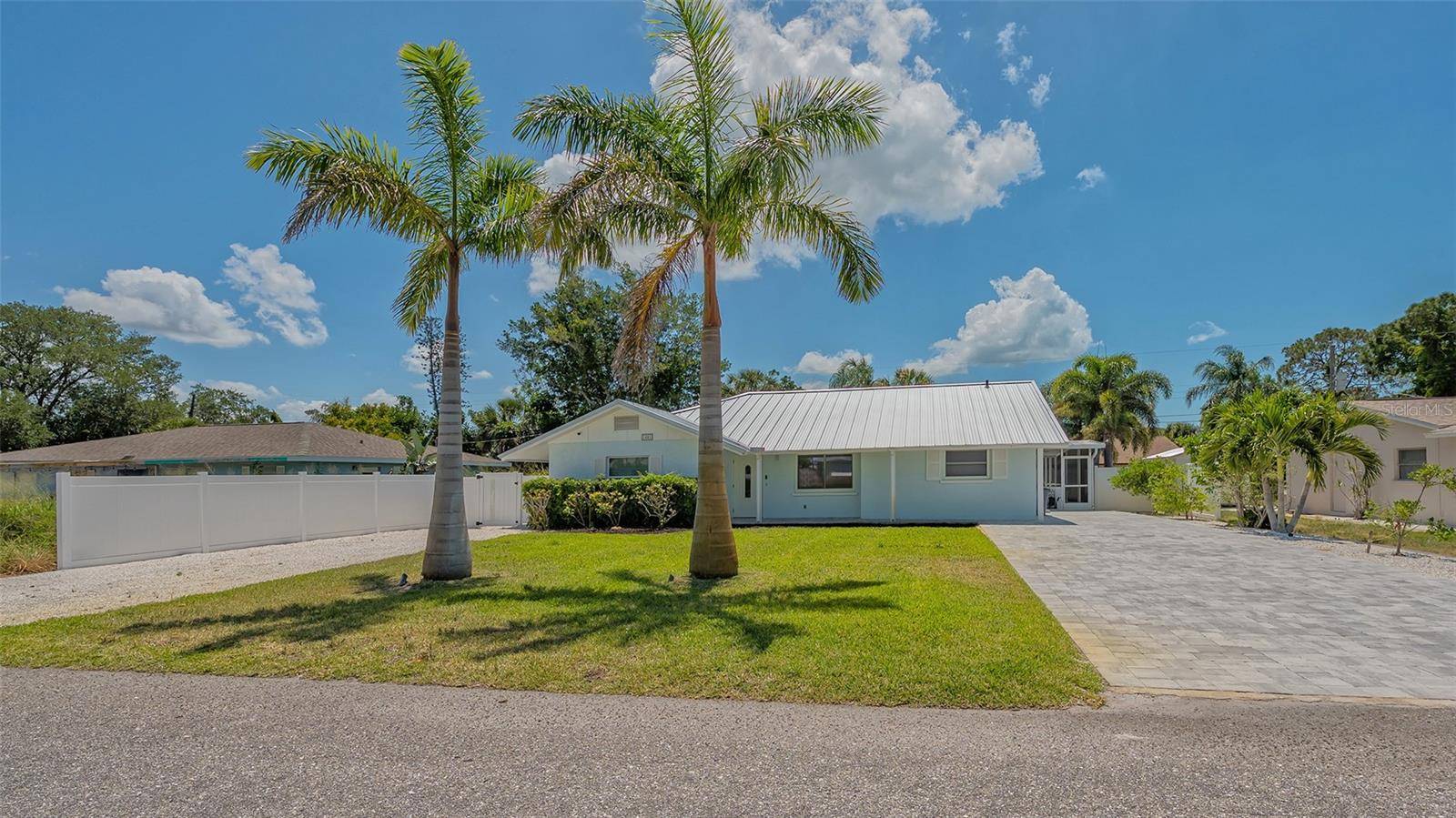 Venice, FL 34293,1461 PORPOISE RD