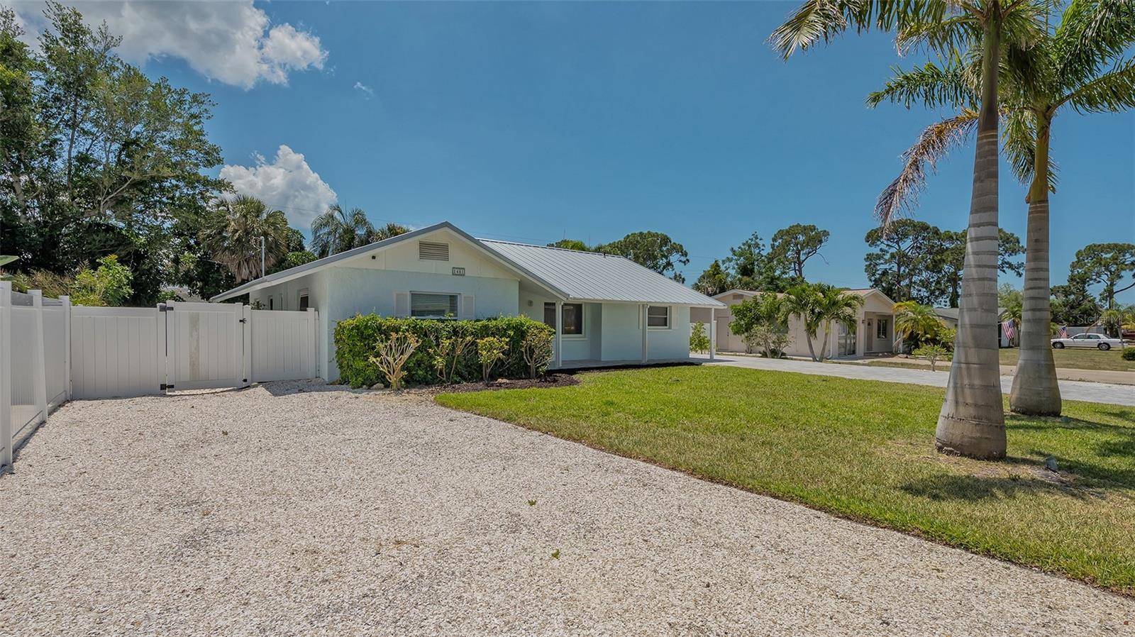 Venice, FL 34293,1461 PORPOISE RD