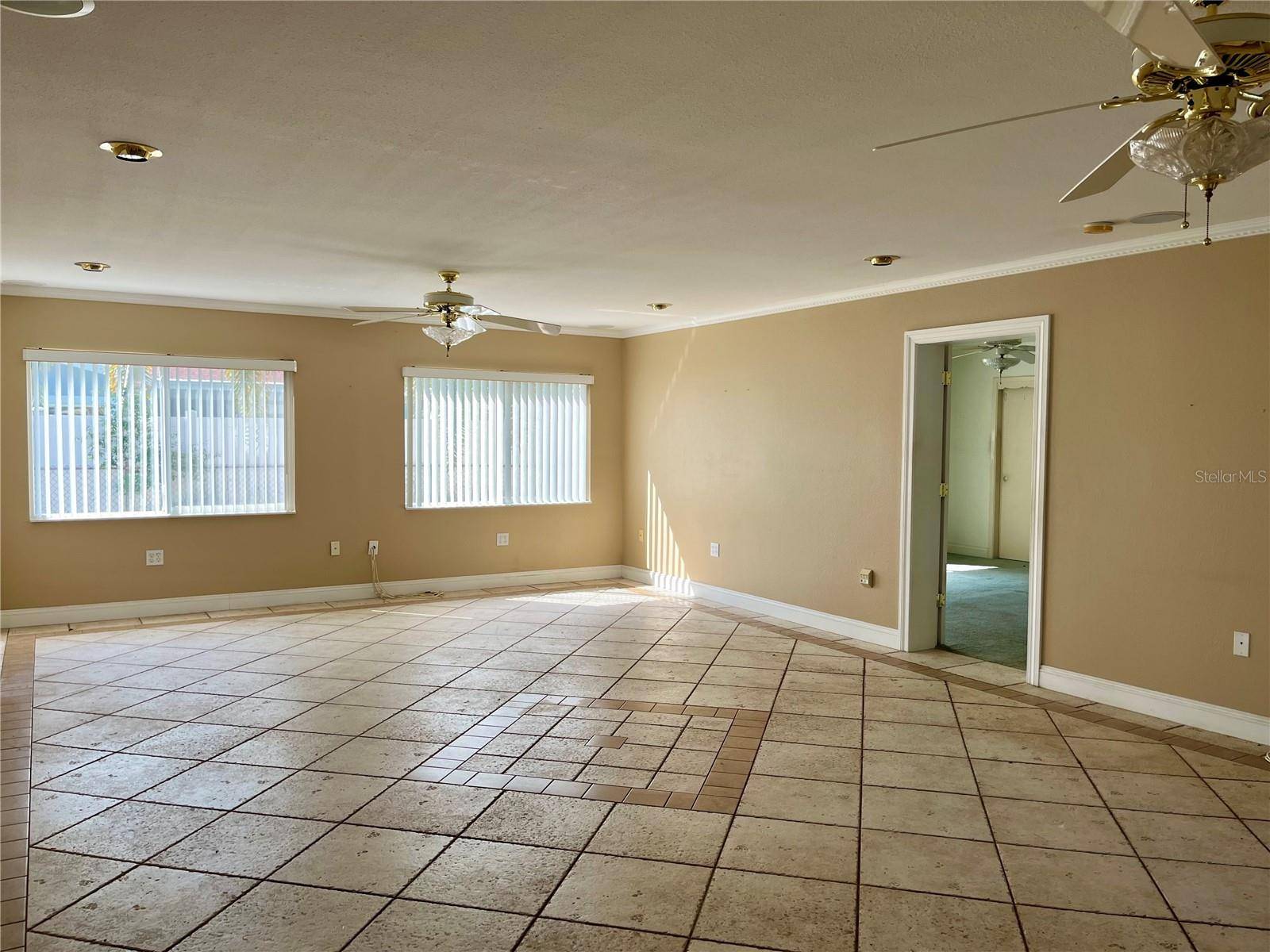 St Petersburg, FL 33707,6613 BLUE HERON DR S