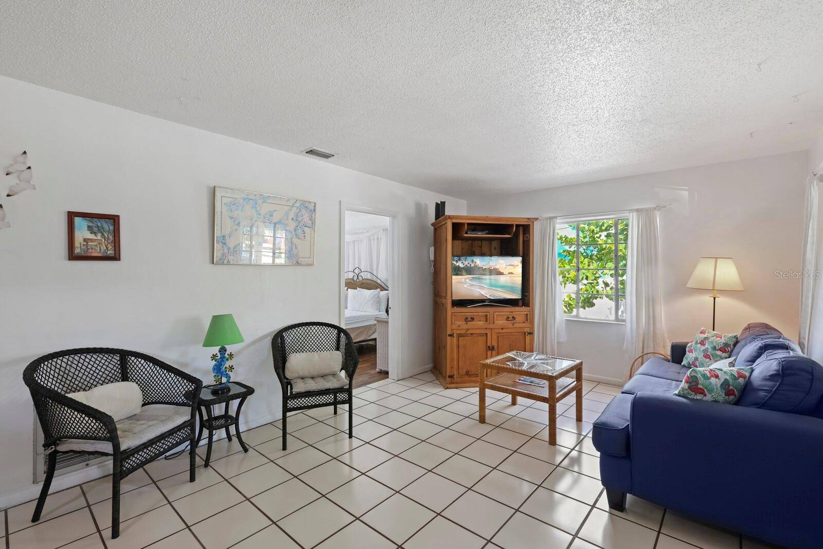 Holmes Beach, FL 34217,208 54TH ST