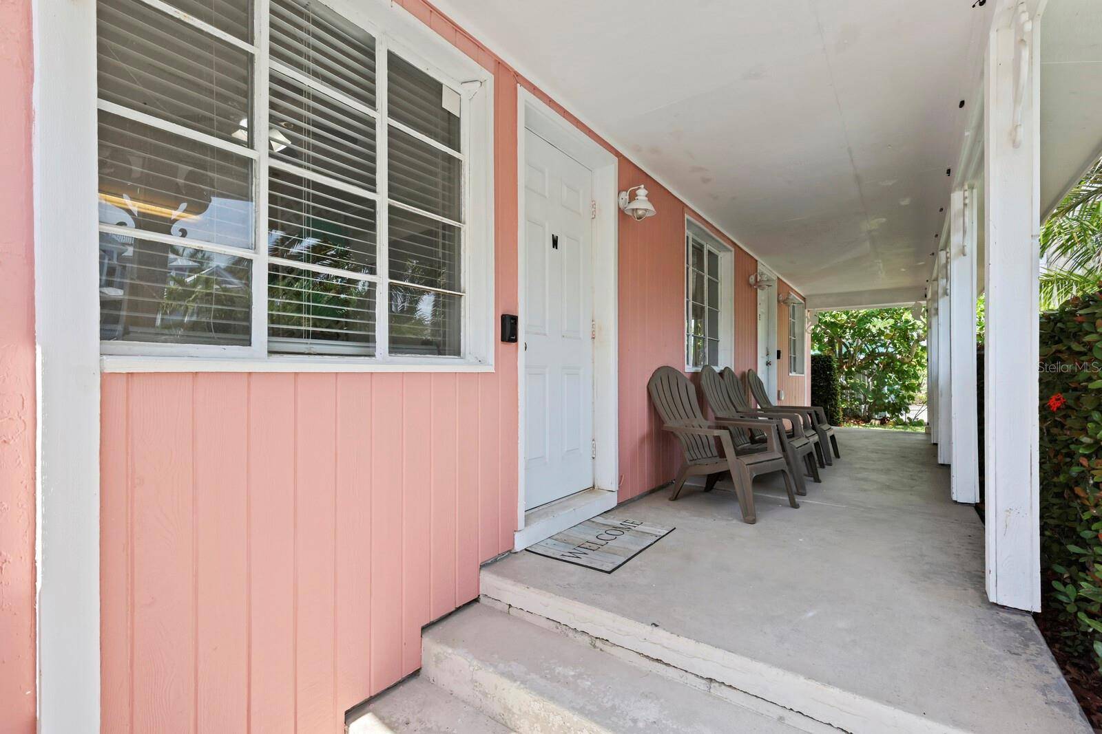 Holmes Beach, FL 34217,208 54TH ST