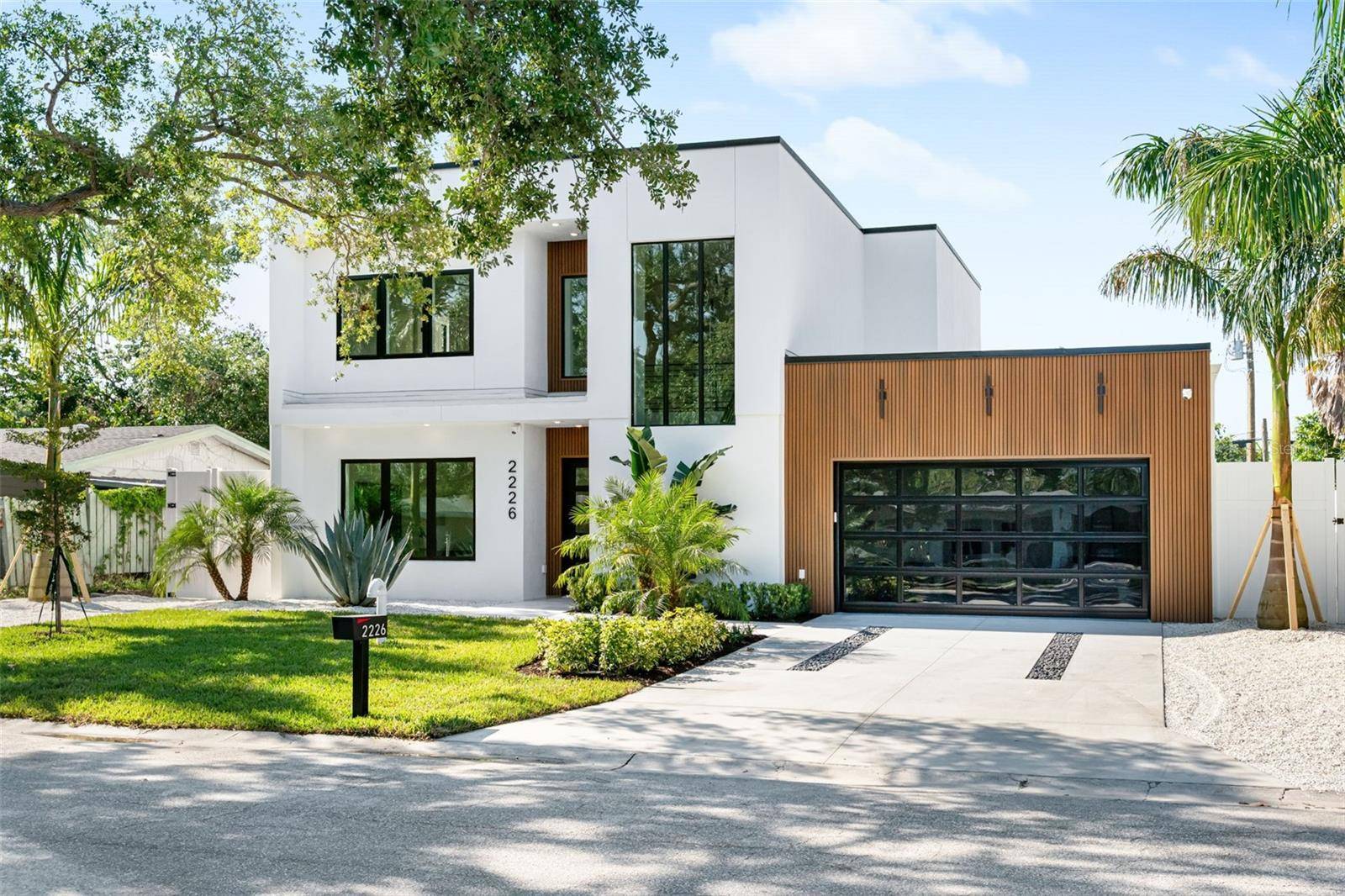 Sarasota, FL 34239,2226 GROVE ST