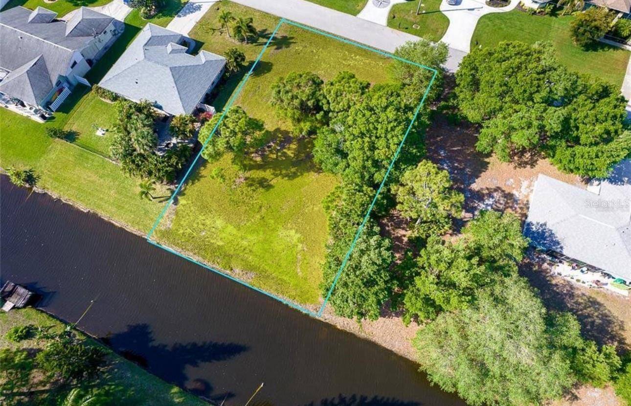 Rotonda West, FL 33947,74 MARINER LN