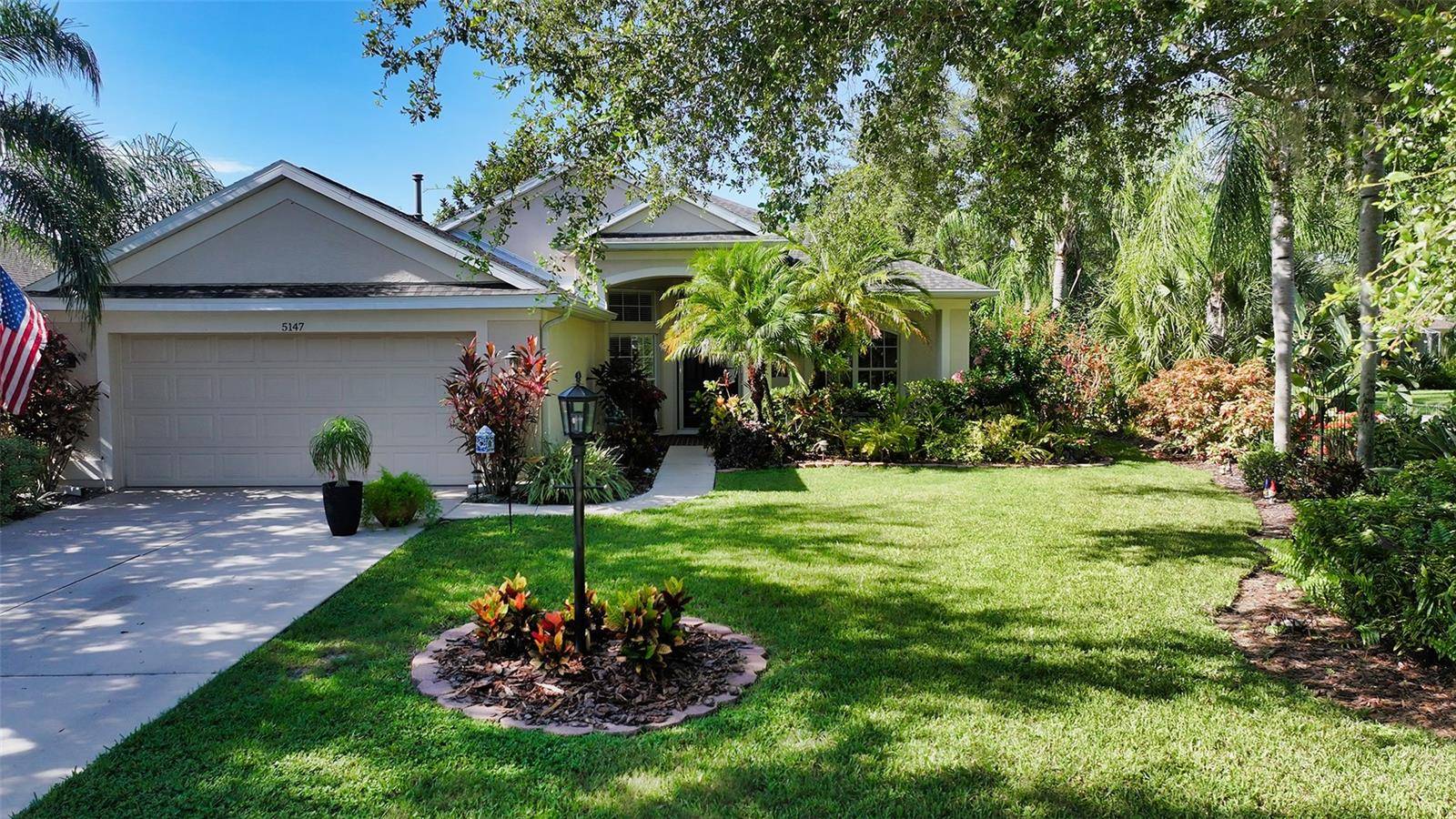 Sarasota, FL 34243,5147 CREEKSIDE TRL