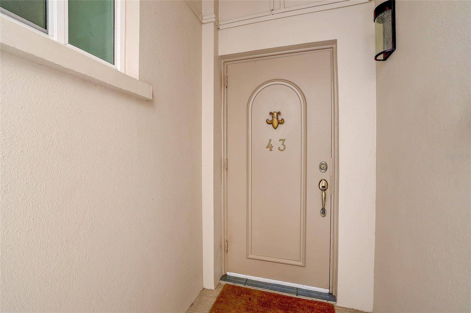 Sarasota, FL 34236,350 GOLDEN GATE PT #43