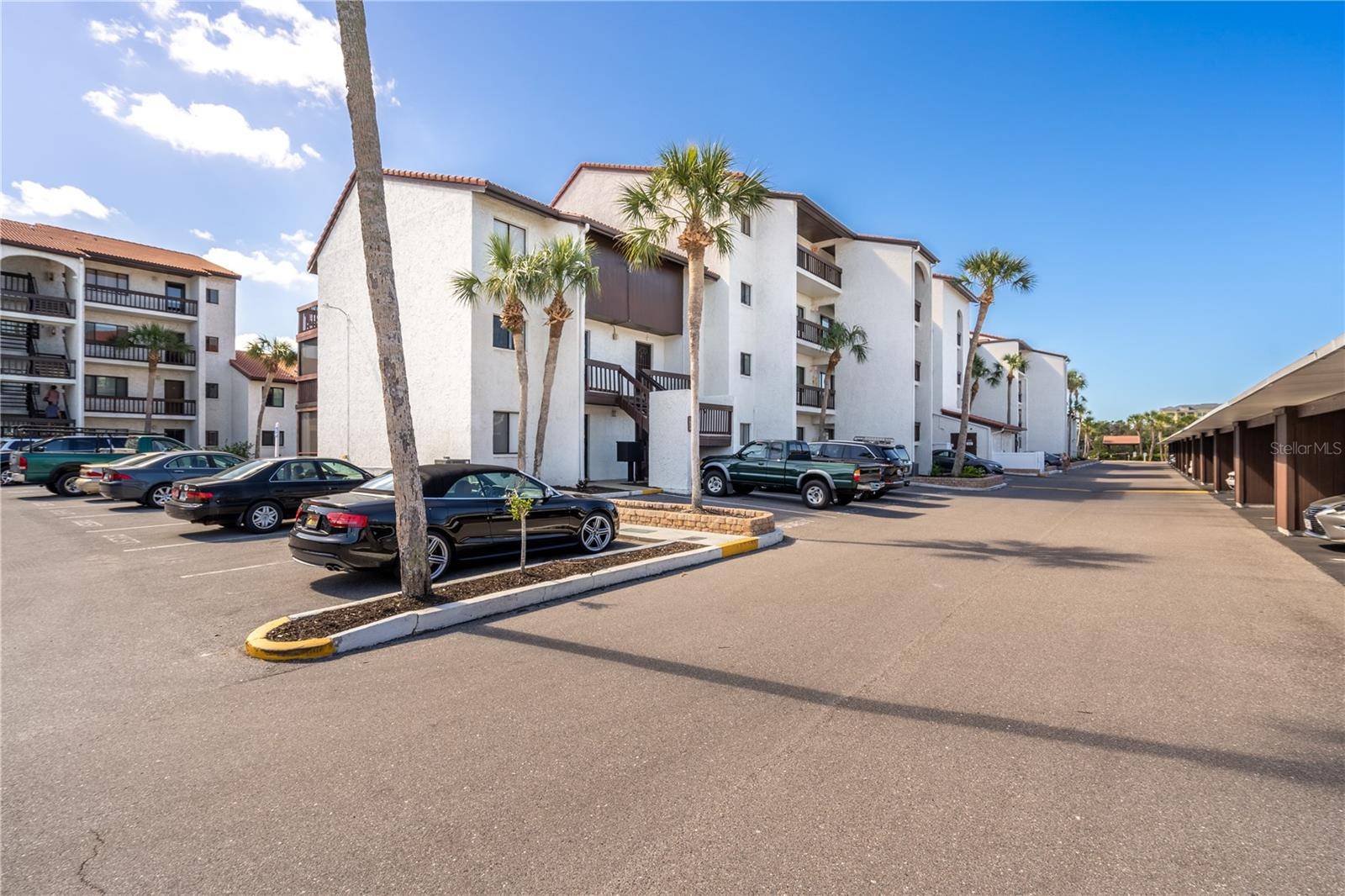 Sarasota, FL 34231,1602 STICKNEY POINT RD #305