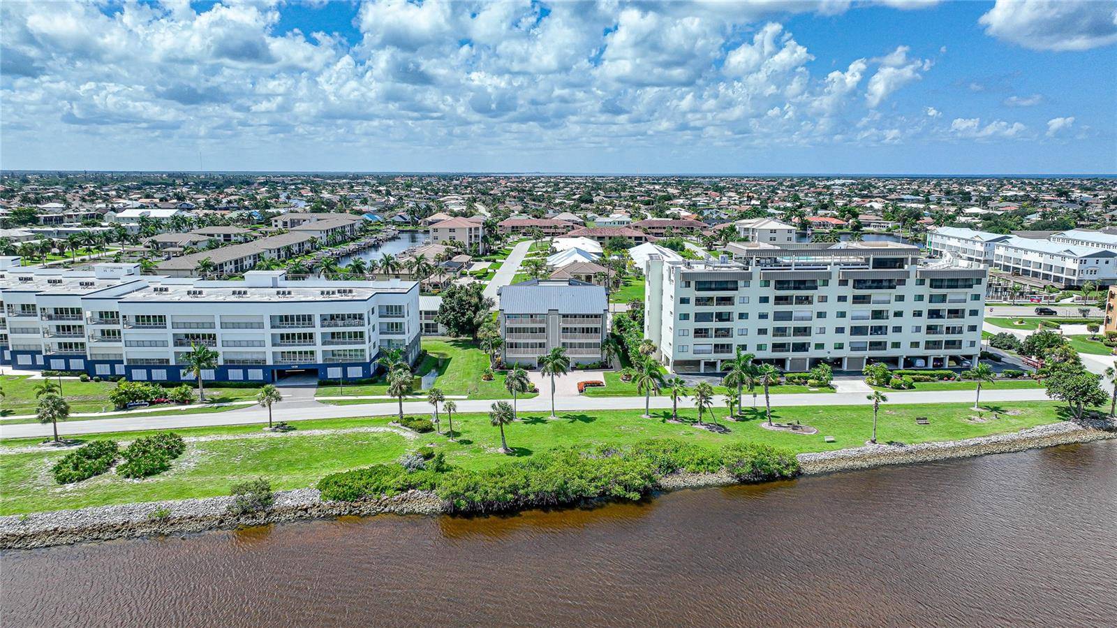 Punta Gorda, FL 33950,1477 PARK BEACH CIR #13
