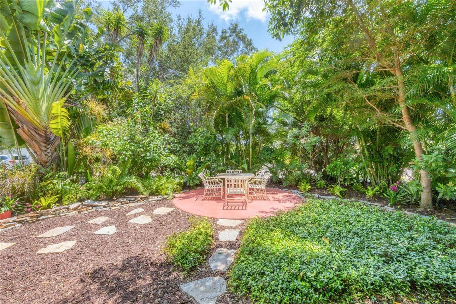 Sarasota, FL 34234,839 40TH ST