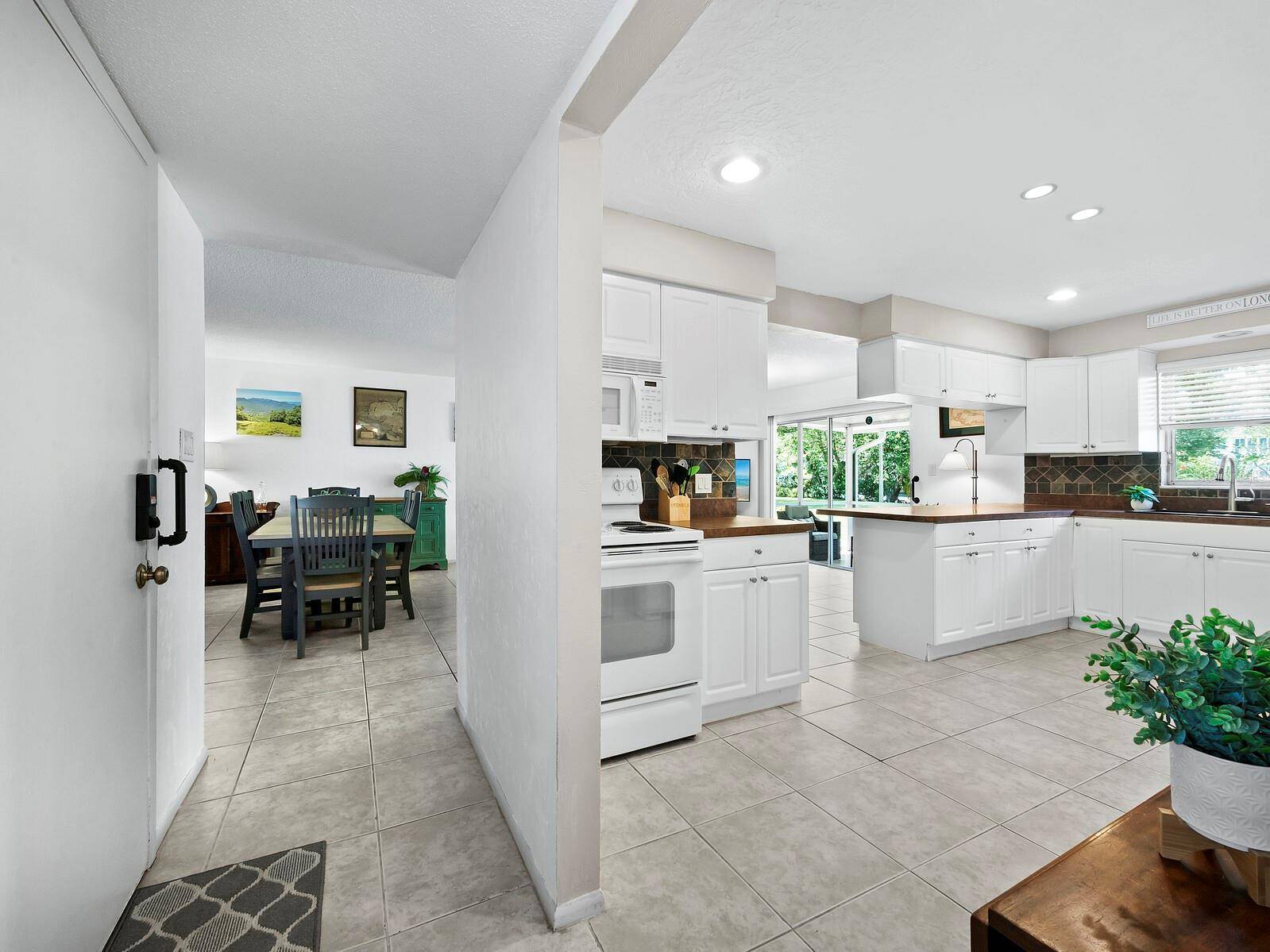 Longboat Key, FL 34228,569 SUTTON PL