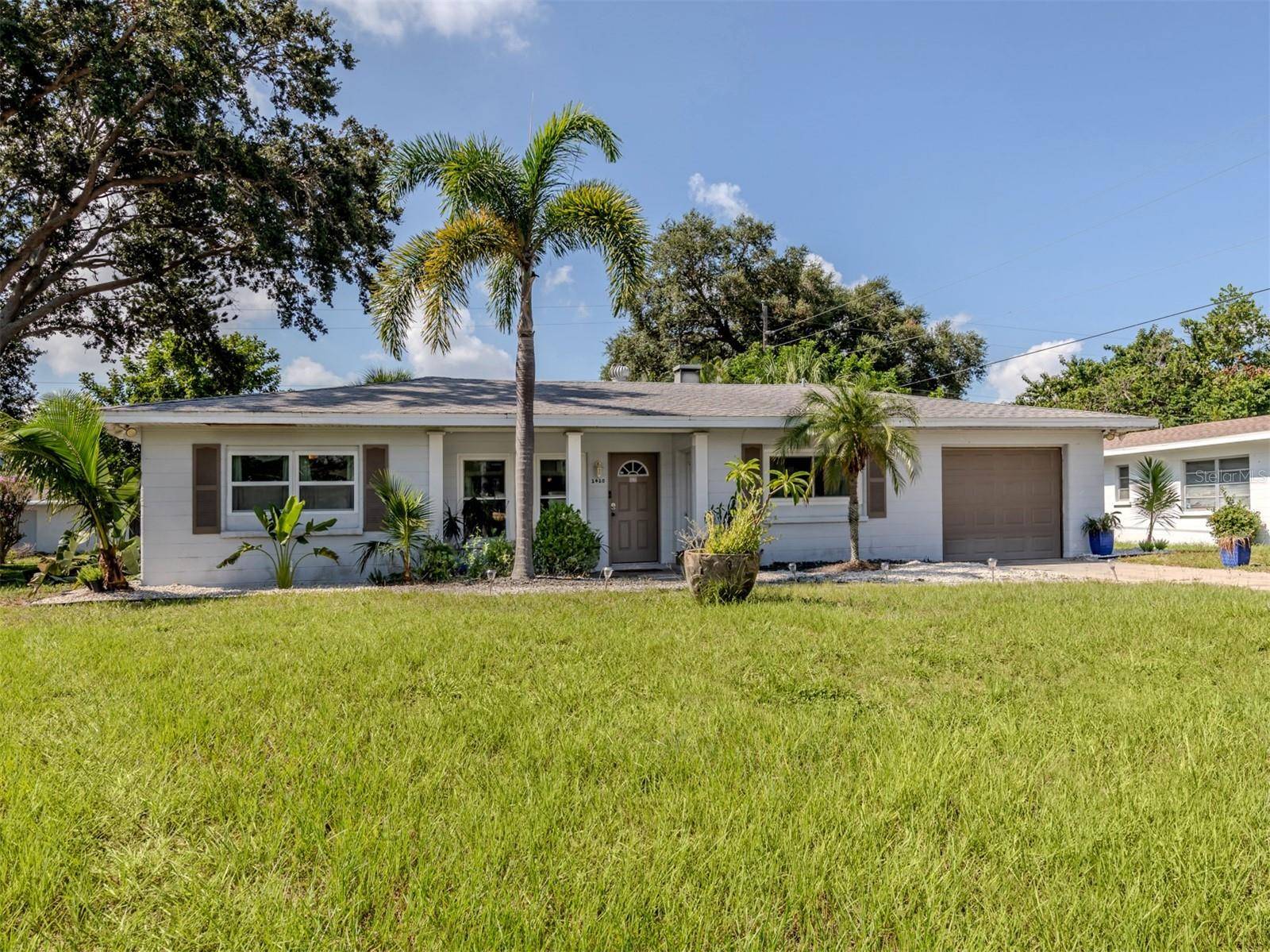 Sarasota, FL 34239,2420 FOSTER LN