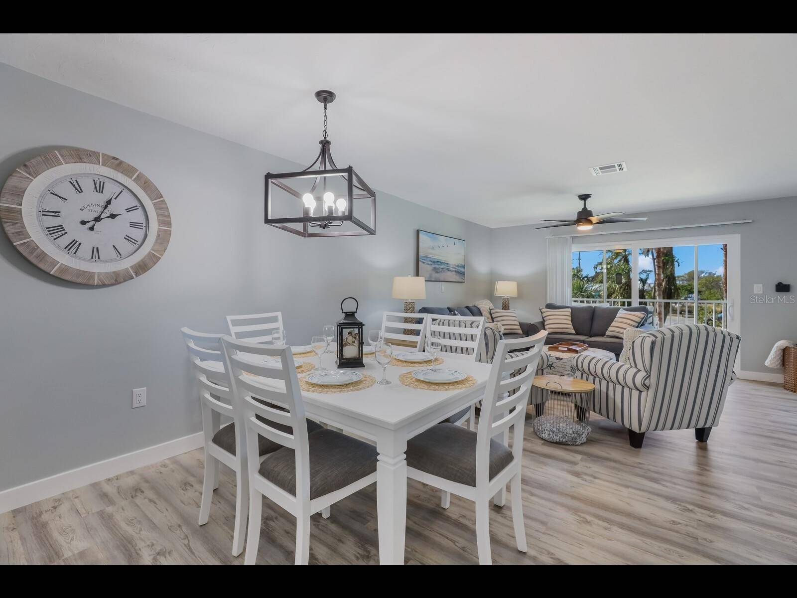 Holmes Beach, FL 34217,4001 GULF DR #111