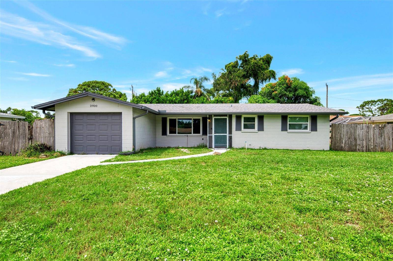 Venice, FL 34293,2900 SIESTA DR