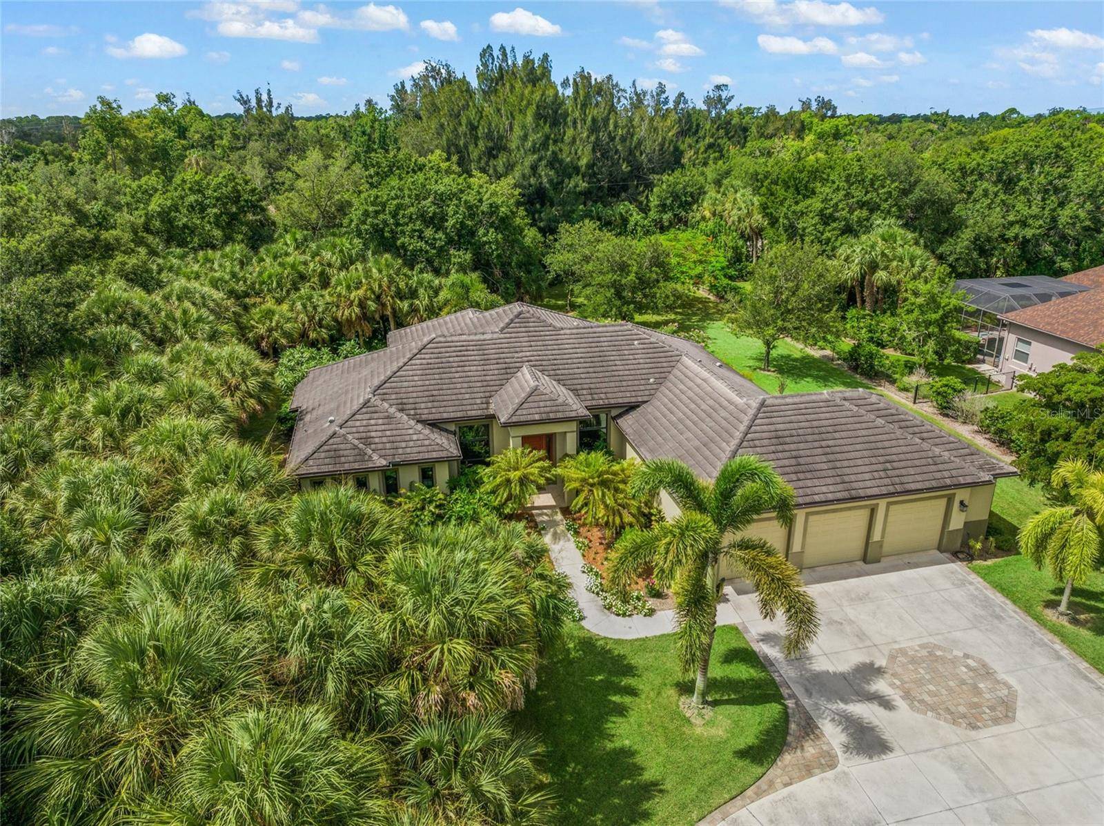 Nokomis, FL 34275,714 VANDERBILT DR
