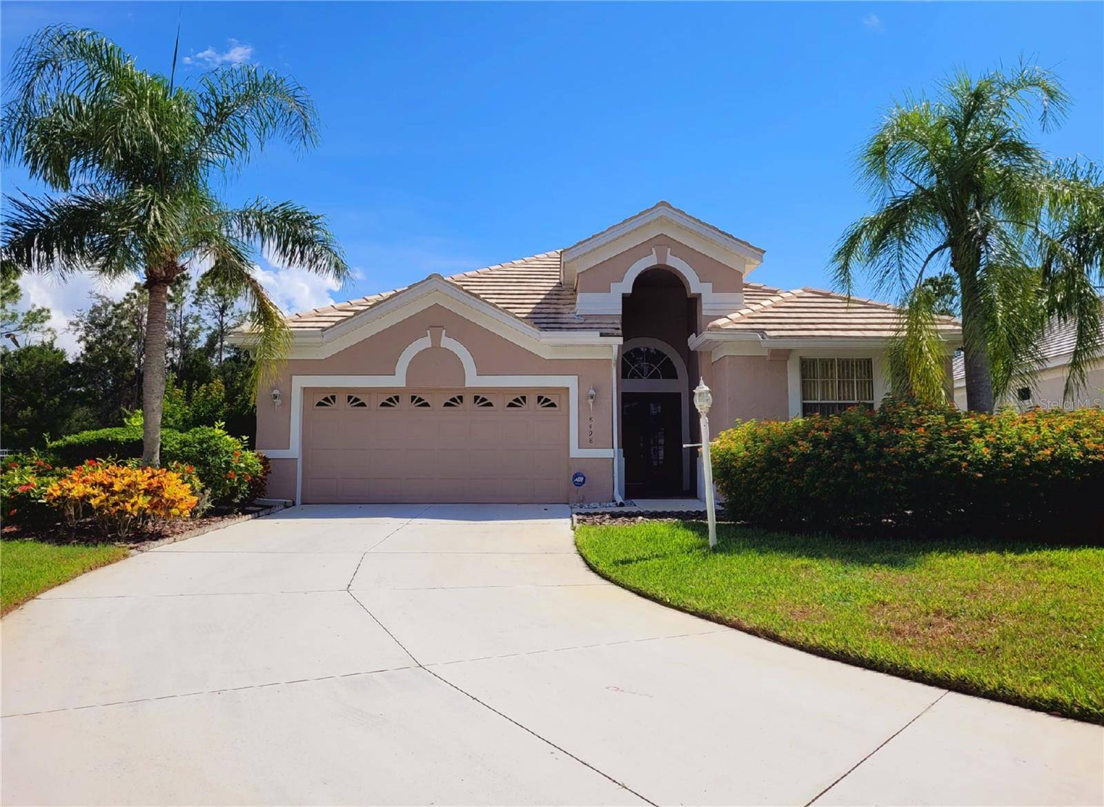 Lakewood Ranch, FL 34202,8498 IDLEWOOD CT