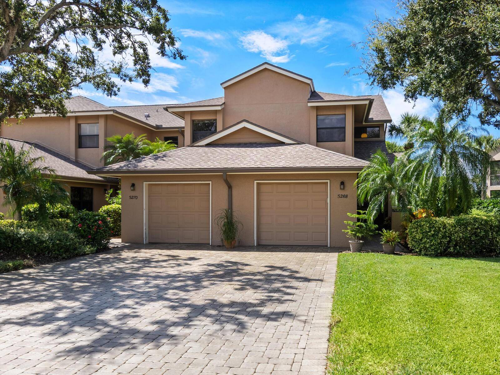 Sarasota, FL 34231,5268 HERON WAY #204