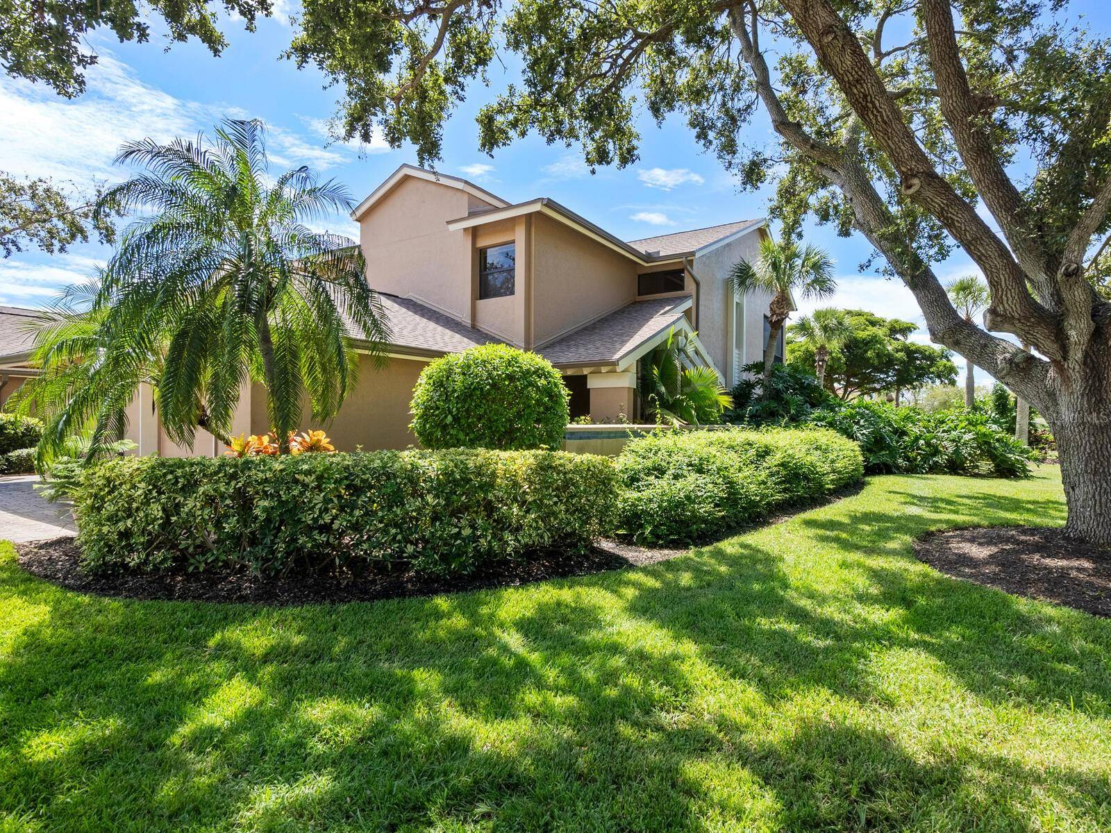 Sarasota, FL 34231,5268 HERON WAY #204