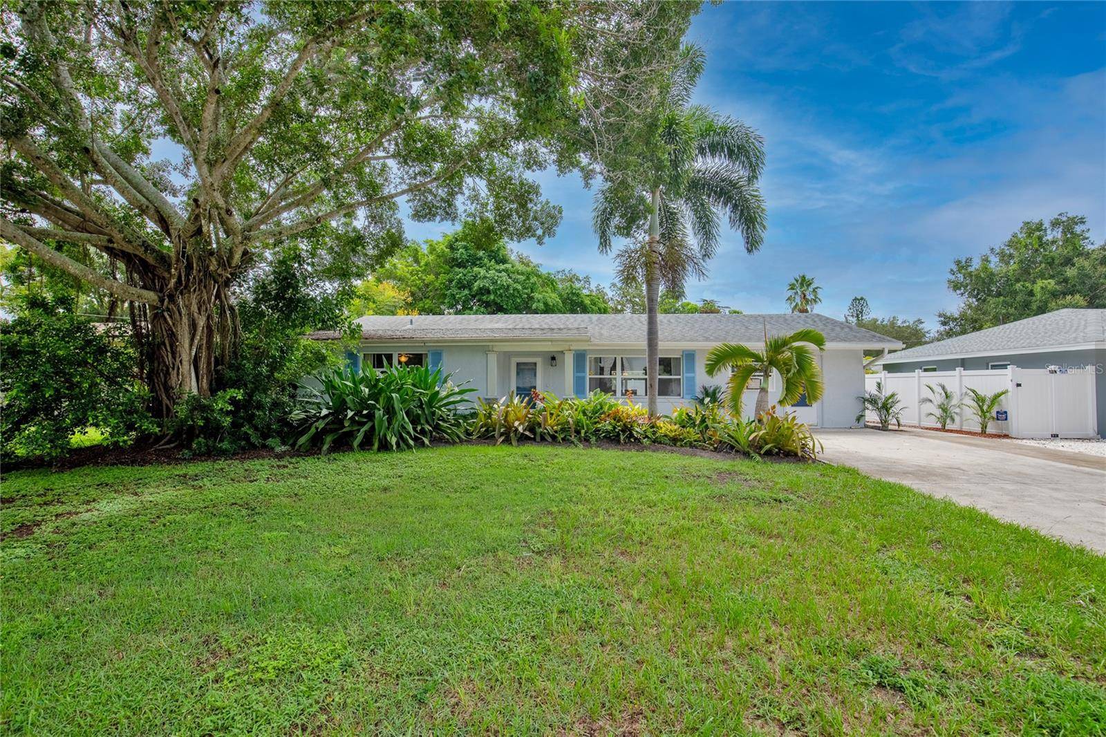 Sarasota, FL 34239,2186 SUNNYSIDE PL