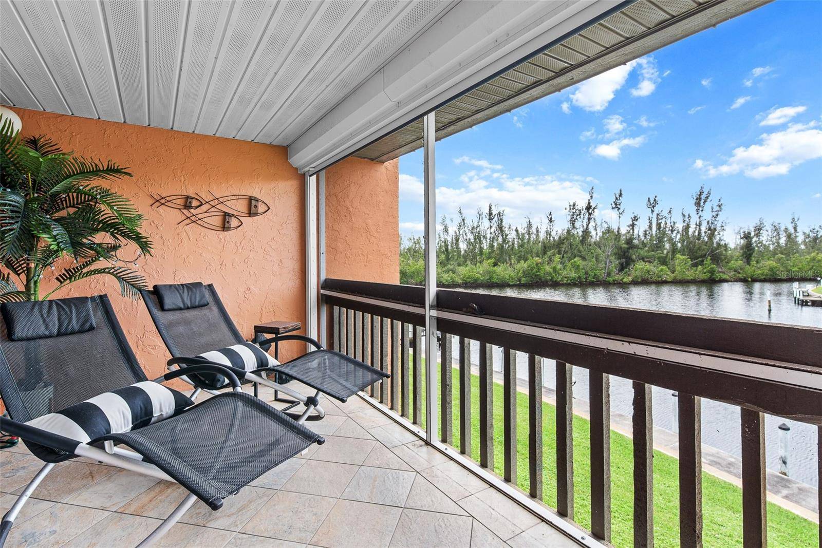 Punta Gorda, FL 33950,1355 ROCK DOVE CT #1-2