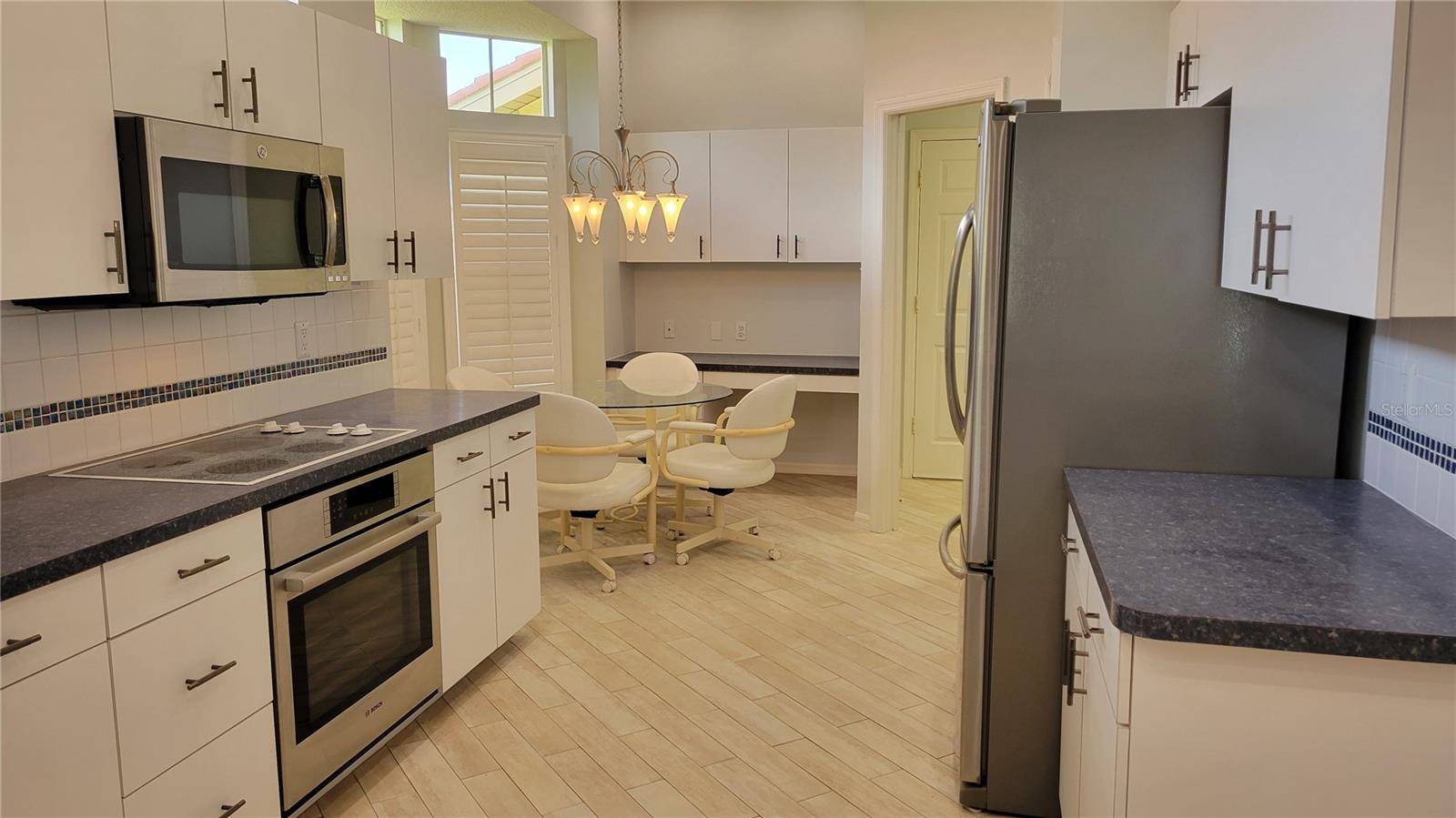 Sarasota, FL 34243,7557 FAIRLINKS CT