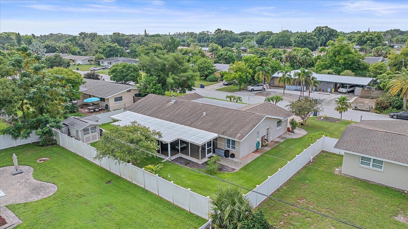 Sarasota, FL 34239,2611 SUNNYSIDE ST