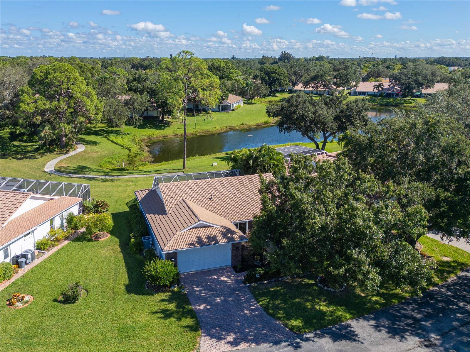 Bradenton, FL 34203,5901 GARDEN LAKES MAJESTIC #5901