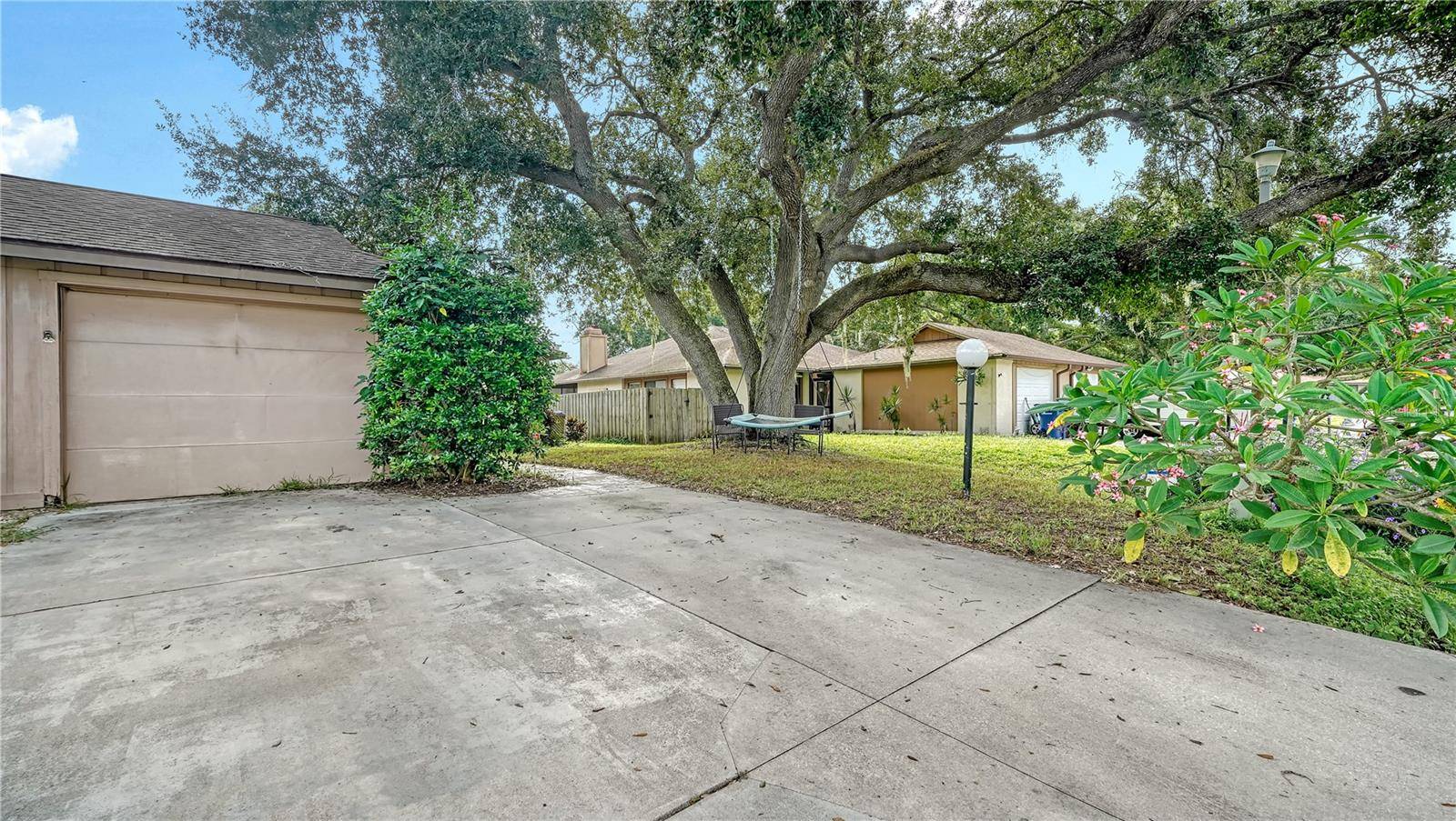 Sarasota, FL 34232,5192 CEDAR HAMMOCK LN