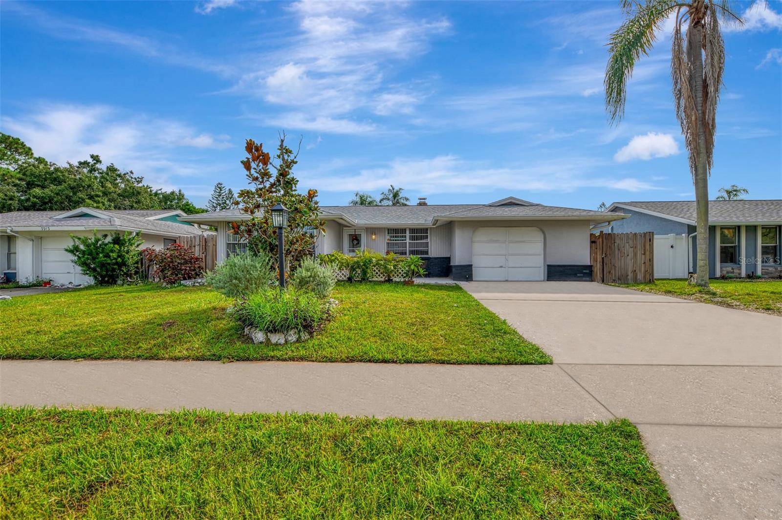 Sarasota, FL 34233,3917 COCHISE TER